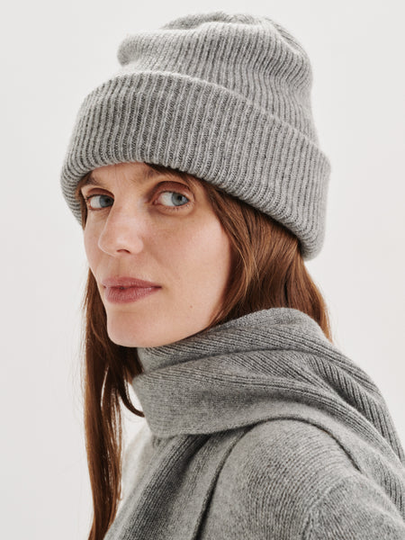 The Bebe Beanie in Cashmere – Suzie Kondi