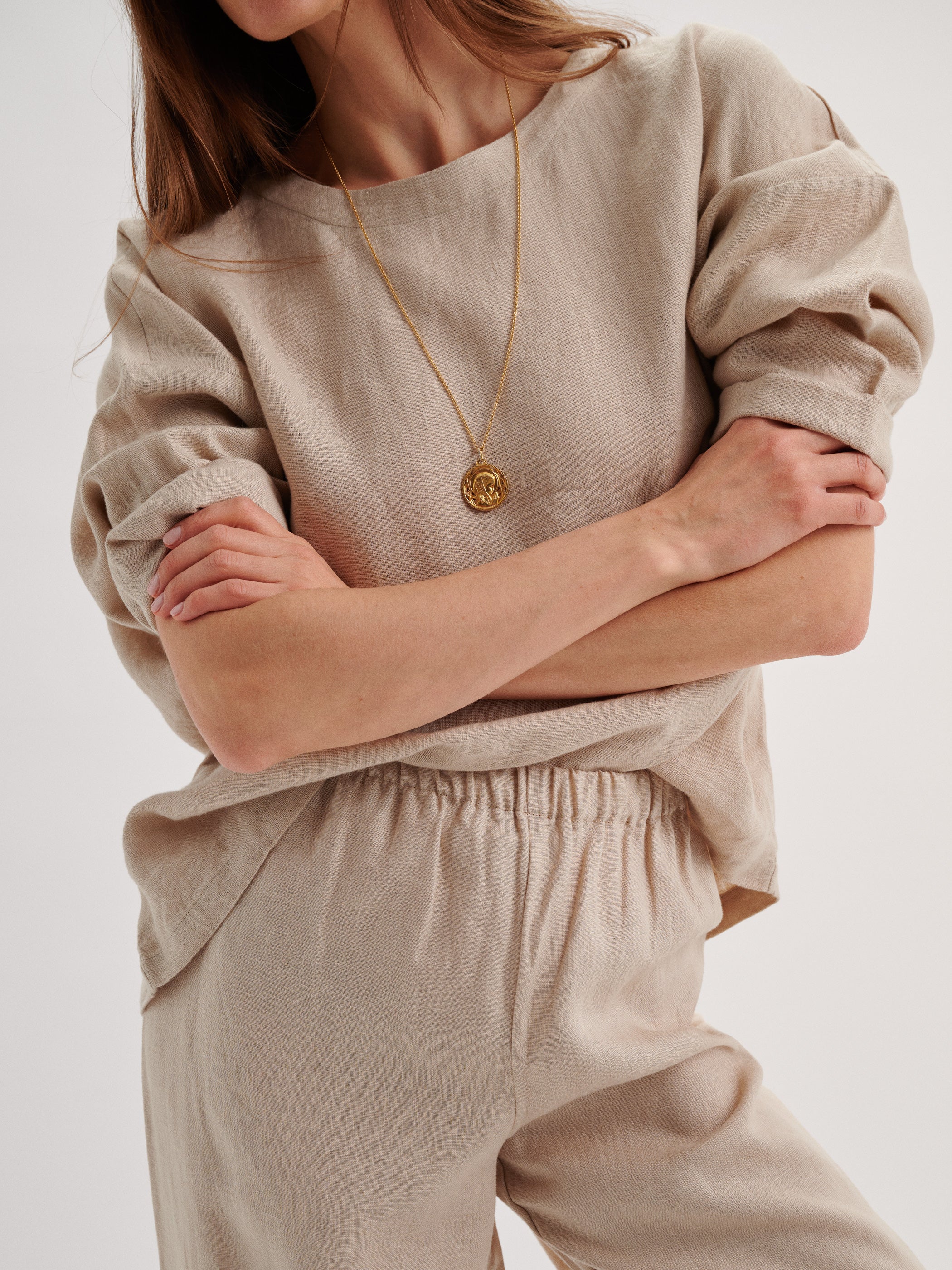 The Saria Top in Linen – Suzie Kondi